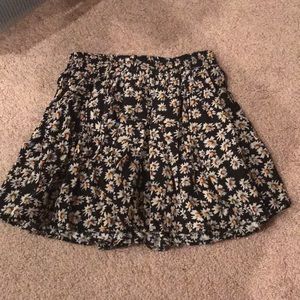 Brandy Melville flower daisy floral skirt
